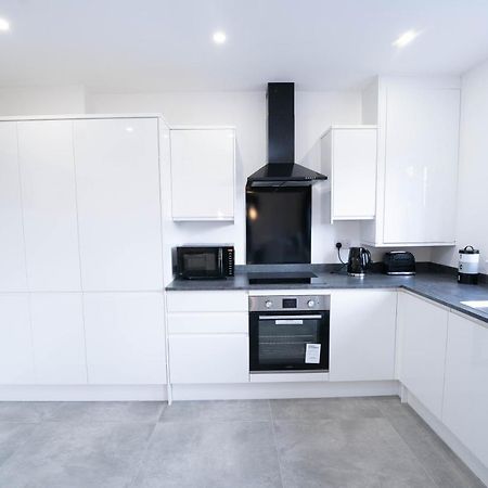 Entire Modern Home With Private Parking For 6/8 Persons Worksop Exterior foto